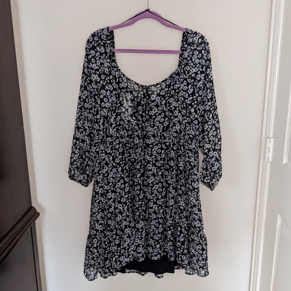 Blue floral long sleeve dress from Francesca's - Picture 2 of 5